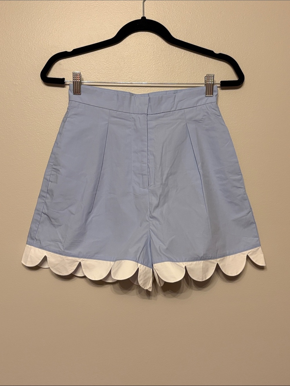Main Strip Light Blue High-Waist Scallop Hem Shorts. Size S M L. NWT